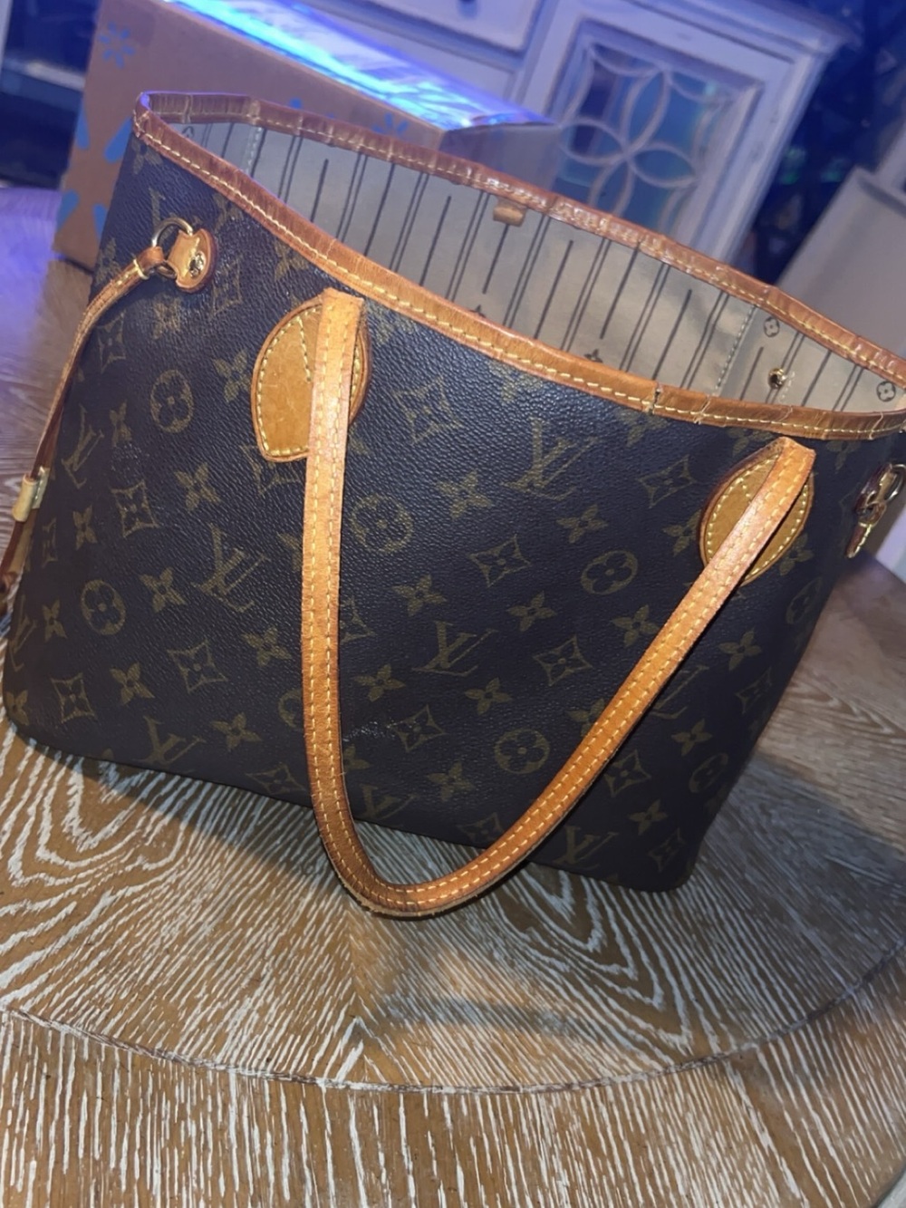 Louis Vuitton Monogram Neverfull Style Women’s Tote in Brown
